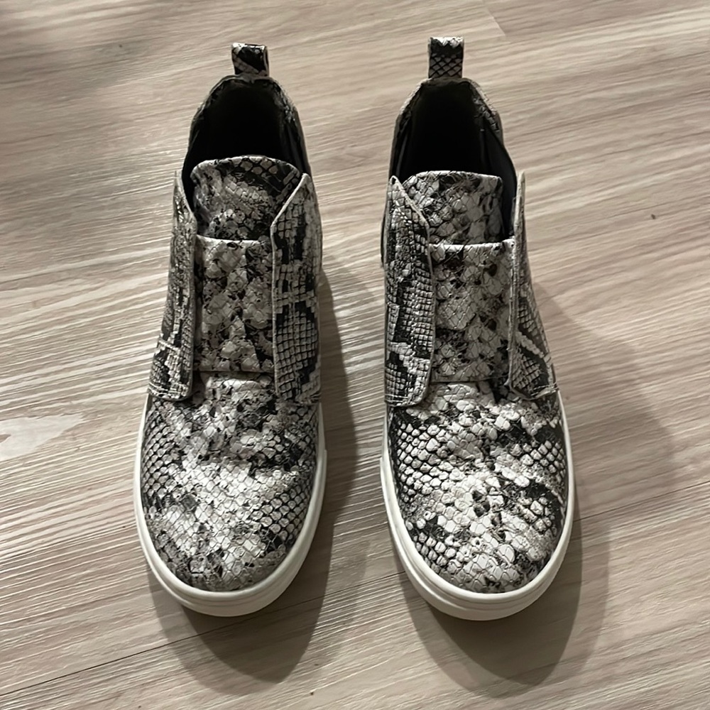 Miz Mooz wedge sneaker size 6